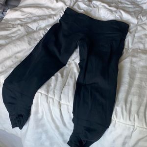 Lululemon black yoga pants